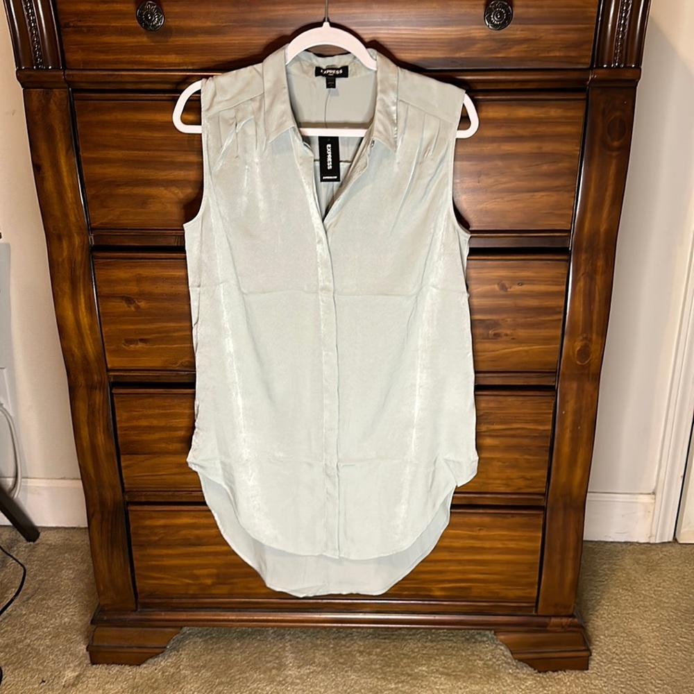 Express tunic with tag!